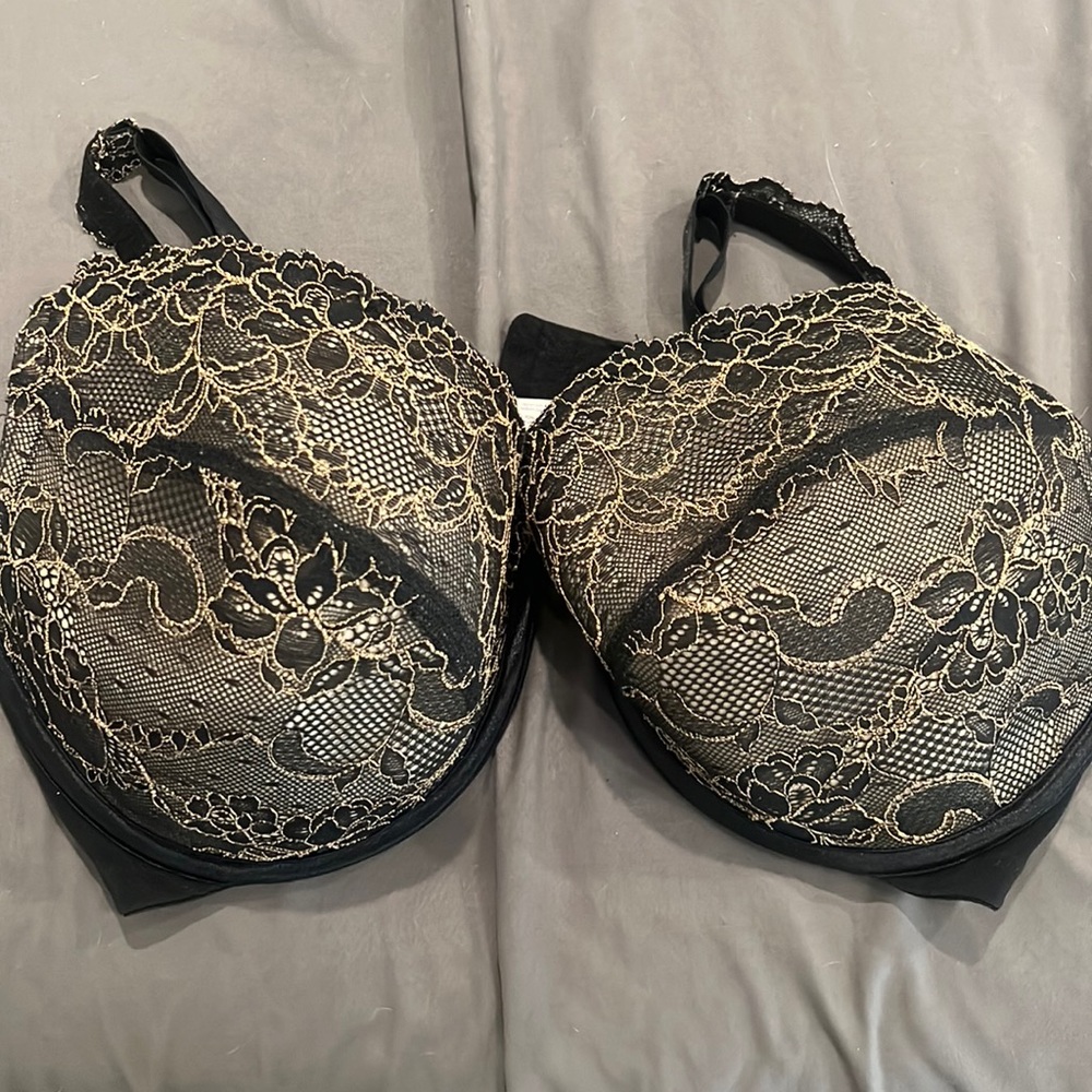 Cacique 44 DD black with beige lace bra